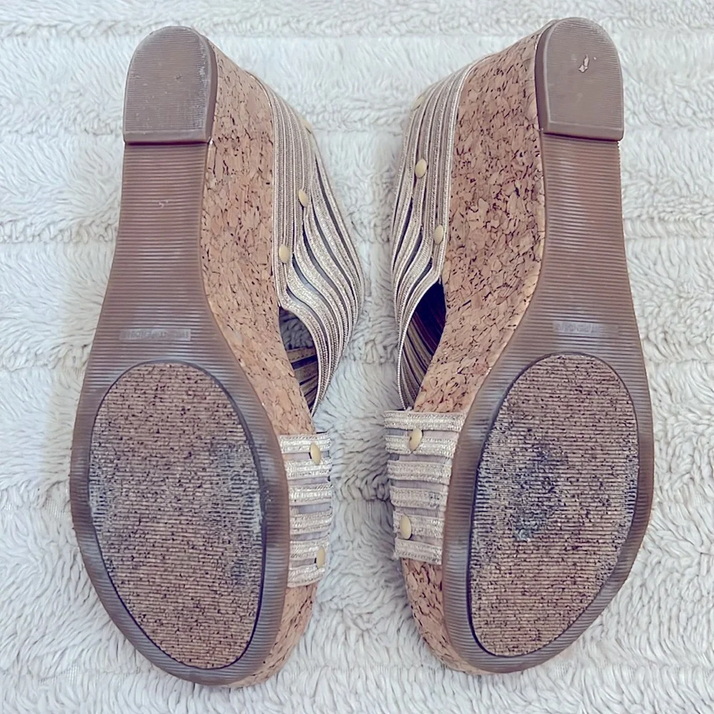 Lucky Brand Miller Cork Wedge Platform Criss Cross Gold Straps Slide Sandals